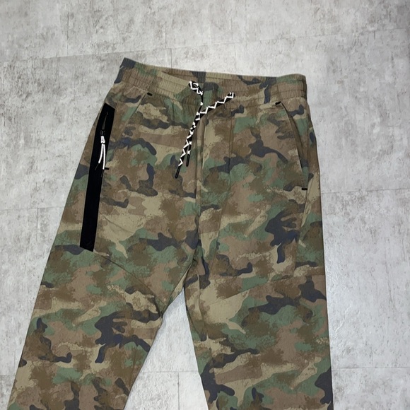 American eagle Camo Joggers Men’s Size Small - Picture 2 of 6